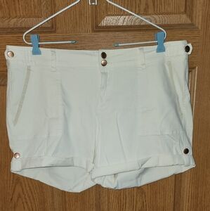 BNWT BKE womens shorts